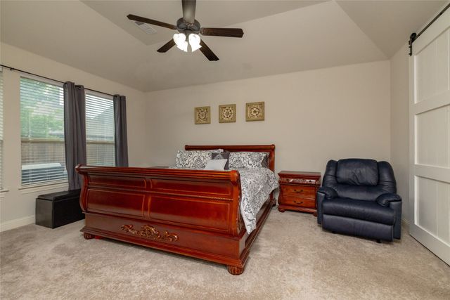 955 Champions Way, Roanoke, TX 76262