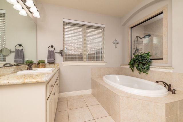 955 Champions Way, Roanoke, TX 76262