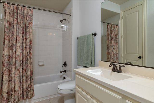 955 Champions Way, Roanoke, TX 76262