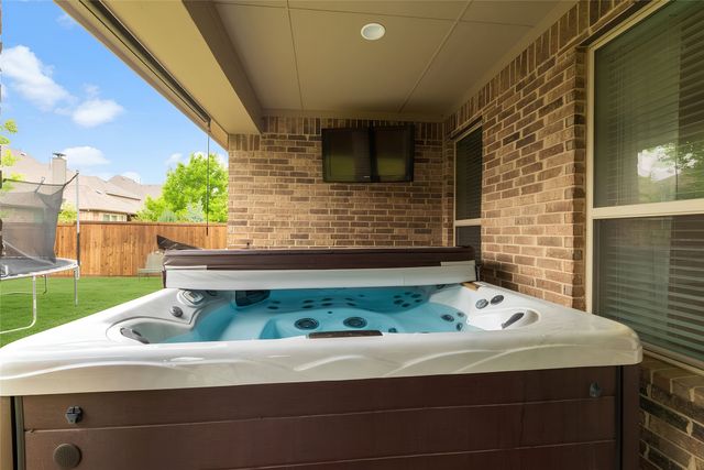 955 Champions Way, Roanoke, TX 76262