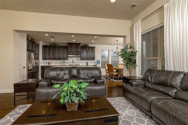 955 Champions Way, Roanoke, TX 76262