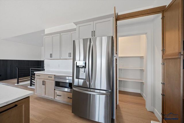 1493 OAK CREST CT, Spearfish, SD 57783