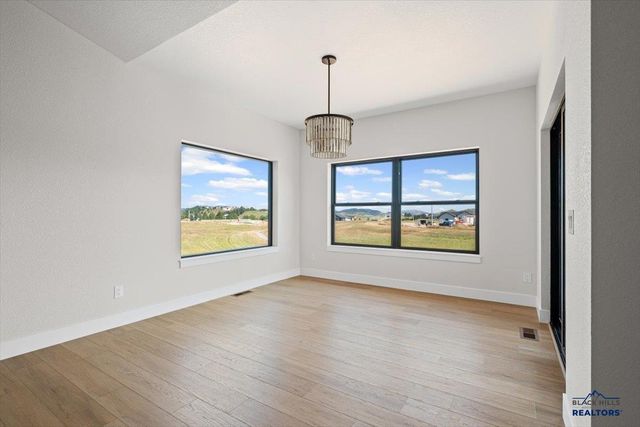 1493 OAK CREST CT, Spearfish, SD 57783