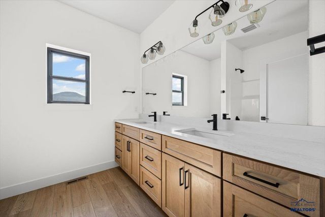 1493 OAK CREST CT, Spearfish, SD 57783