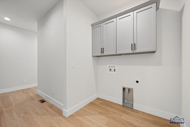 1493 OAK CREST CT, Spearfish, SD 57783