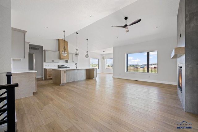 1493 OAK CREST CT, Spearfish, SD 57783