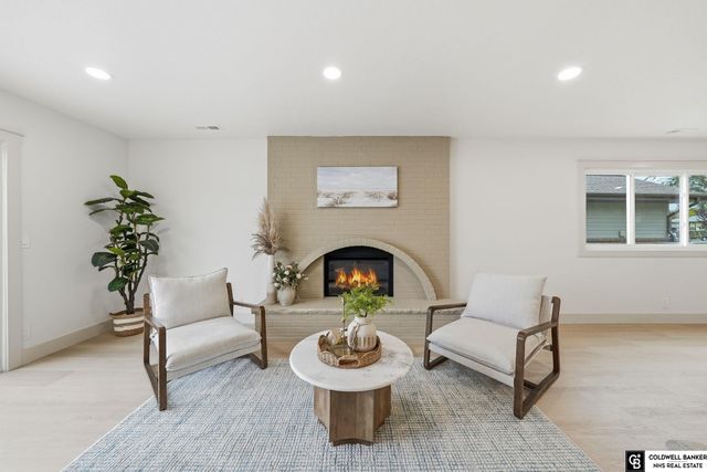 840 Lakeshore Drive, Lincoln, NE 68528