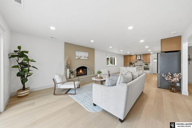 840 Lakeshore Drive, Lincoln, NE 68528