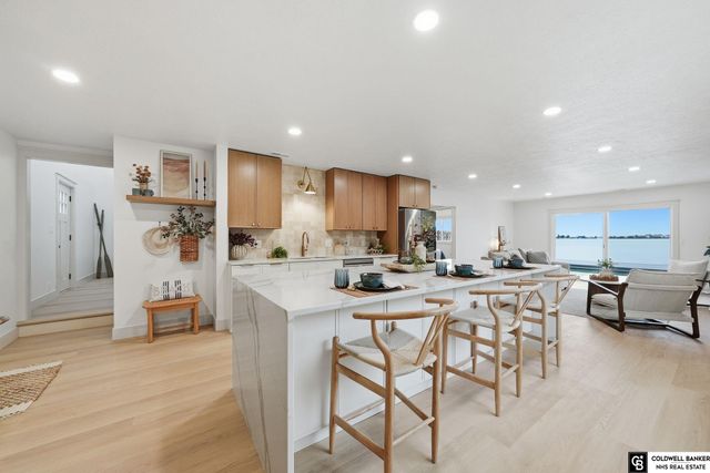 840 Lakeshore Drive, Lincoln, NE 68528