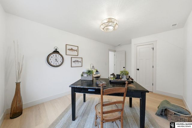 840 Lakeshore Drive, Lincoln, NE 68528