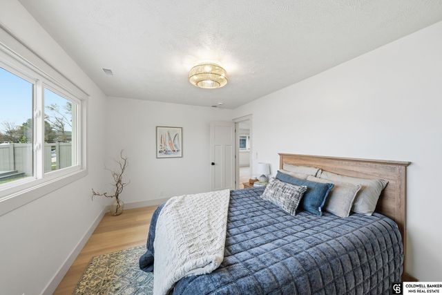 840 Lakeshore Drive, Lincoln, NE 68528