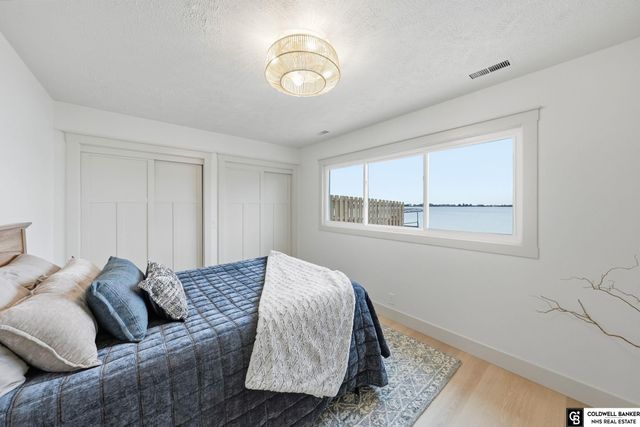 840 Lakeshore Drive, Lincoln, NE 68528