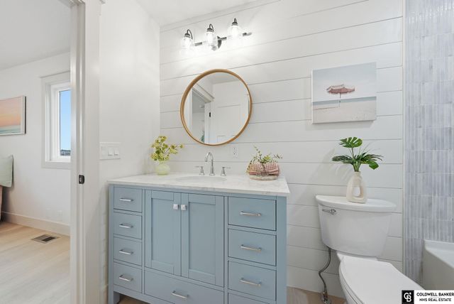 840 Lakeshore Drive, Lincoln, NE 68528