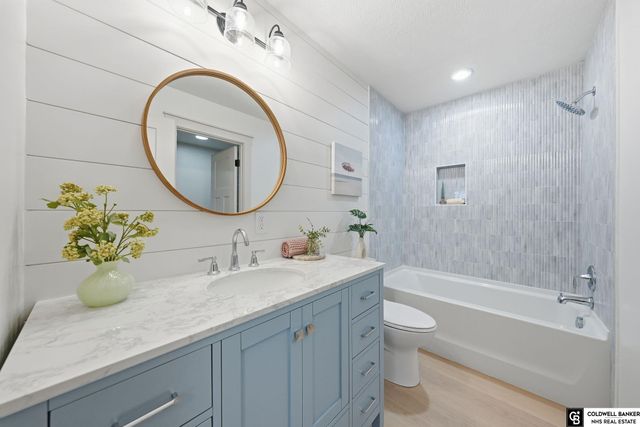 840 Lakeshore Drive, Lincoln, NE 68528