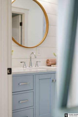 840 Lakeshore Drive, Lincoln, NE 68528