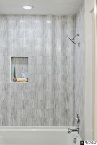 840 Lakeshore Drive, Lincoln, NE 68528