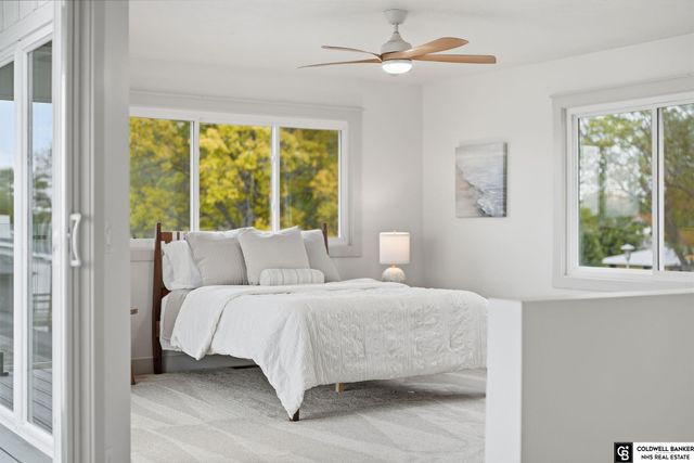 840 Lakeshore Drive, Lincoln, NE 68528