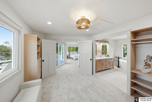 840 Lakeshore Drive, Lincoln, NE 68528