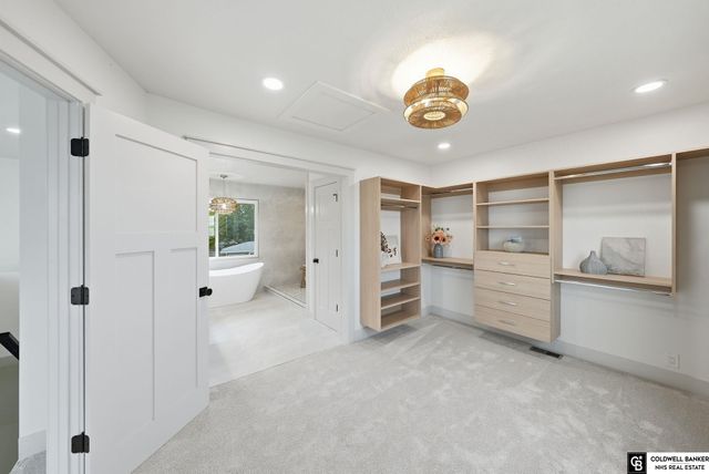 840 Lakeshore Drive, Lincoln, NE 68528