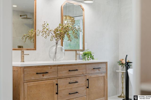 840 Lakeshore Drive, Lincoln, NE 68528