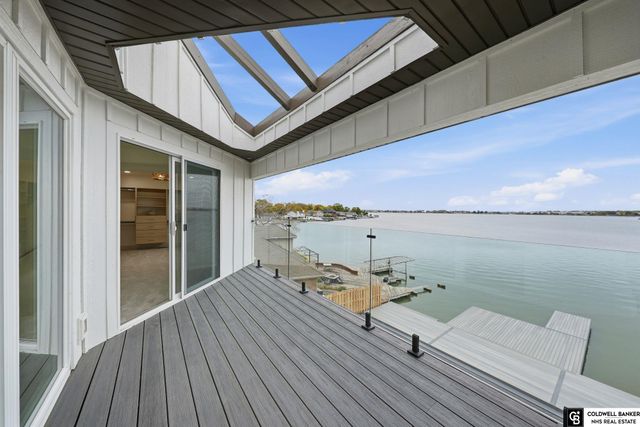 840 Lakeshore Drive, Lincoln, NE 68528