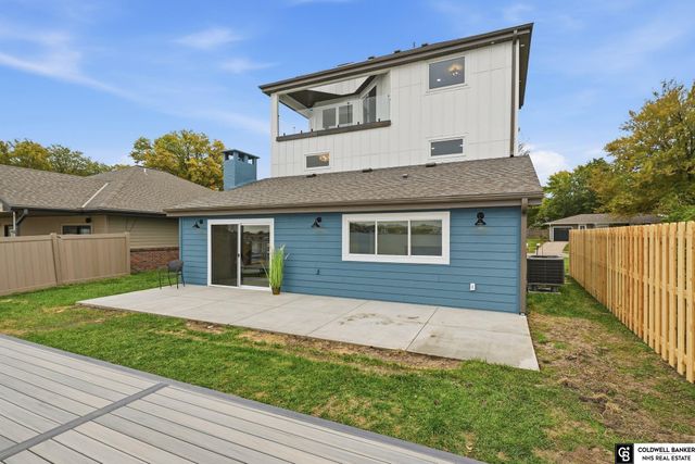 840 Lakeshore Drive, Lincoln, NE 68528