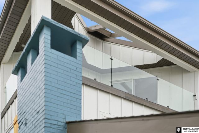 840 Lakeshore Drive, Lincoln, NE 68528