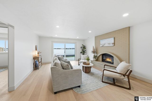 840 Lakeshore Drive, Lincoln, NE 68528