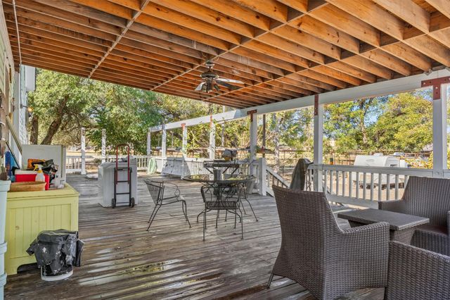 606 W Bell Ave, Rockdale, TX 76567