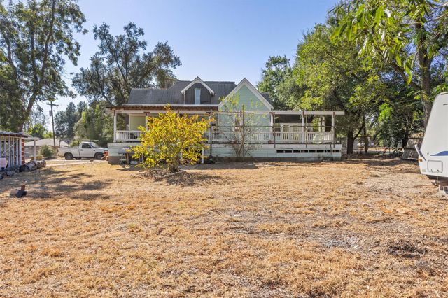 606 W Bell Ave, Rockdale, TX 76567