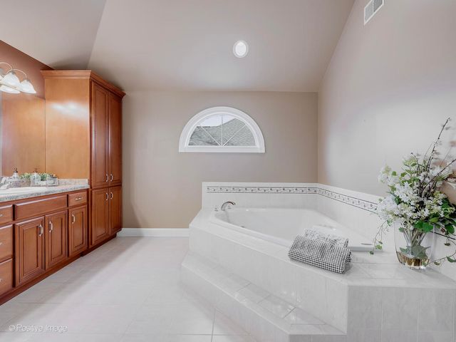 25704 Pastoral Drive, Plainfield, IL 60585