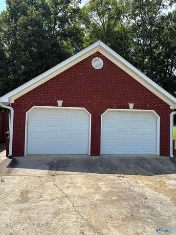 176 Forest Home Drive, Trinity, AL 35673