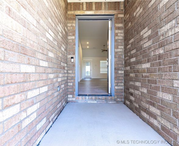 120 S 26th Street, Collinsville, OK 74021