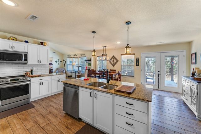 12627 Lodge Drive, Garfield, AR 72732