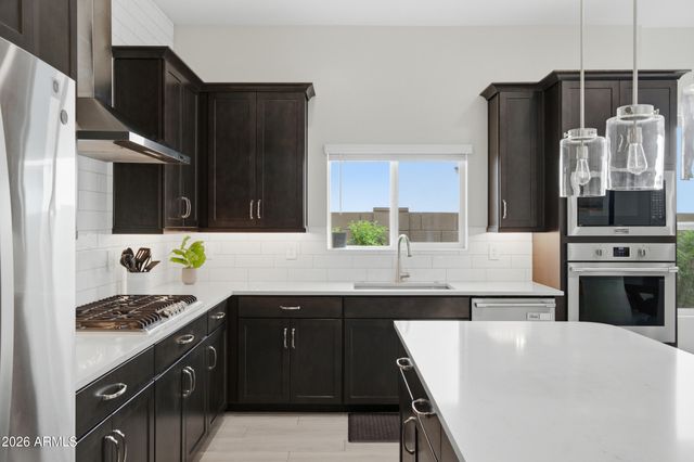 6032 E LONE CACTUS Drive, Phoenix, AZ 85054