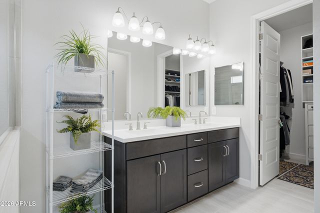 6032 E LONE CACTUS Drive, Phoenix, AZ 85054