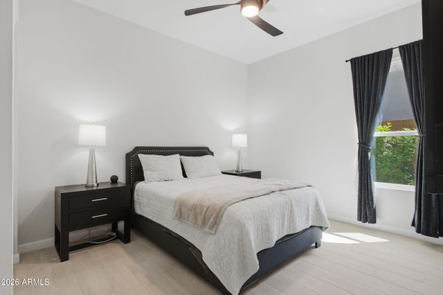 6032 E LONE CACTUS Drive, Phoenix, AZ 85054