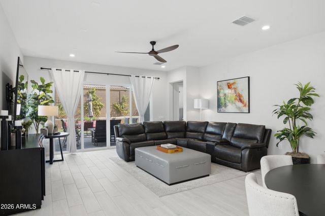 6032 E LONE CACTUS Drive, Phoenix, AZ 85054