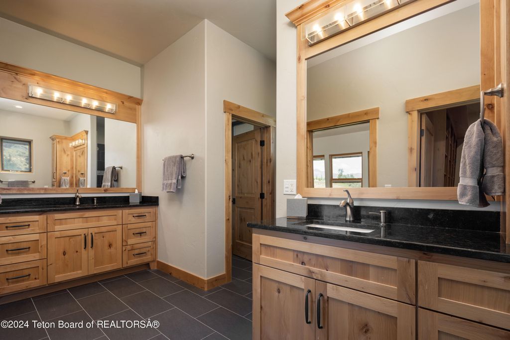 293 SALT RIVER RANCH Lane, Thayne, WY 83127 photo 32