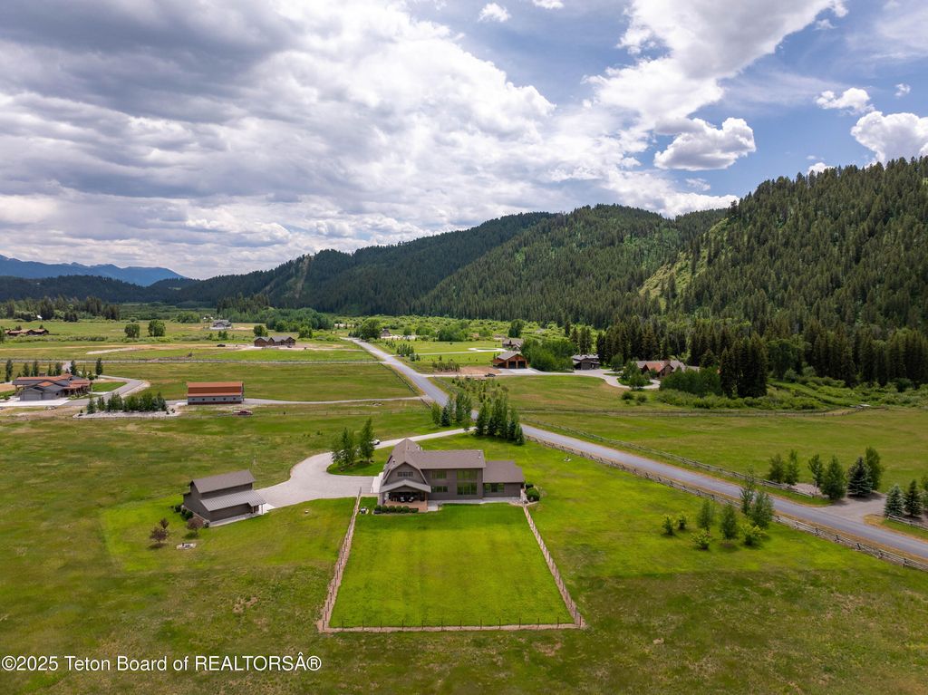 293 SALT RIVER RANCH Lane, Thayne, WY 83127 photo 4