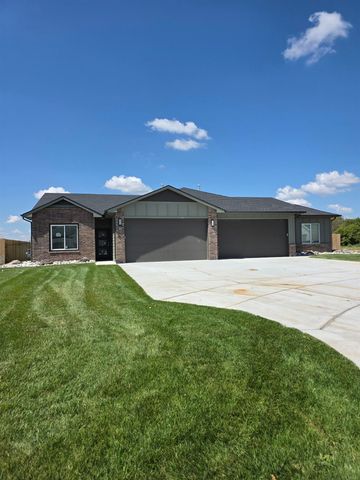 393 Trails End Ct, Goddard, KS 67052
