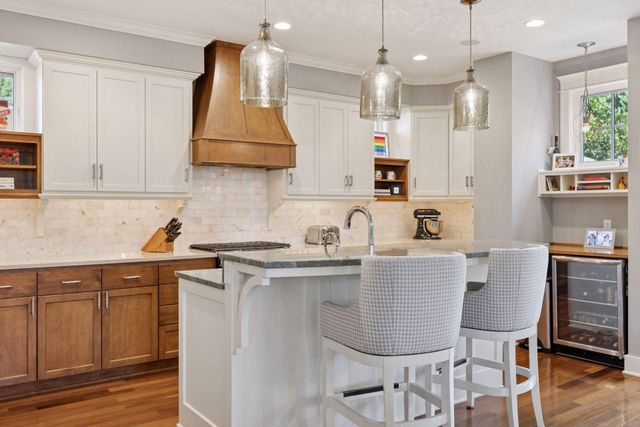 2414 W 42nd Street, Minneapolis, MN 55410