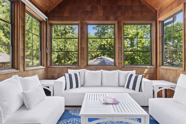 2414 W 42nd Street, Minneapolis, MN 55410