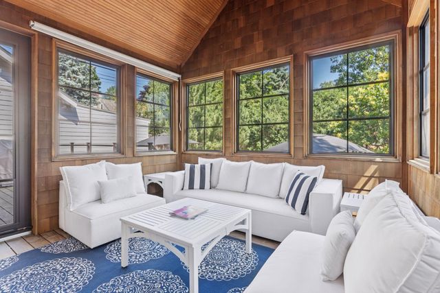 2414 W 42nd Street, Minneapolis, MN 55410