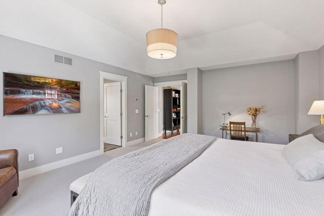 2414 W 42nd Street, Minneapolis, MN 55410