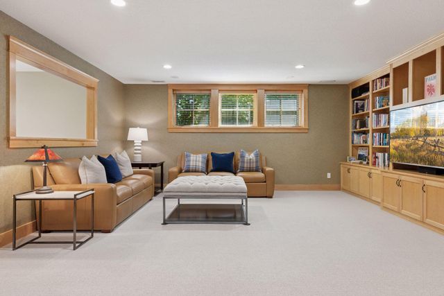 2414 W 42nd Street, Minneapolis, MN 55410