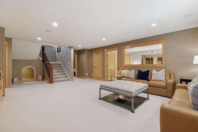 2414 W 42nd Street, Minneapolis, MN 55410