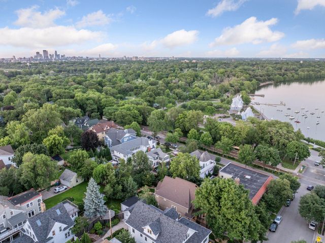 2414 W 42nd Street, Minneapolis, MN 55410