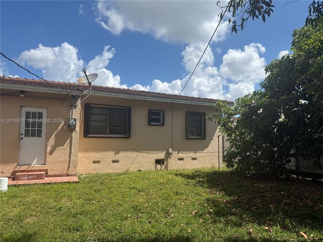 50 E 44th St, Hialeah, FL 33013