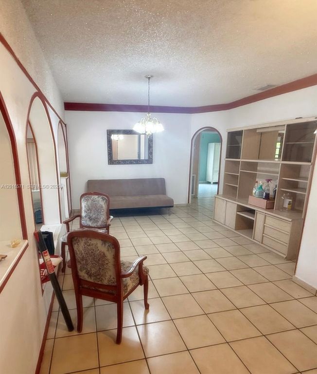 Image 6 of property listing at 50 E 44th St, Hialeah, FL 33013
